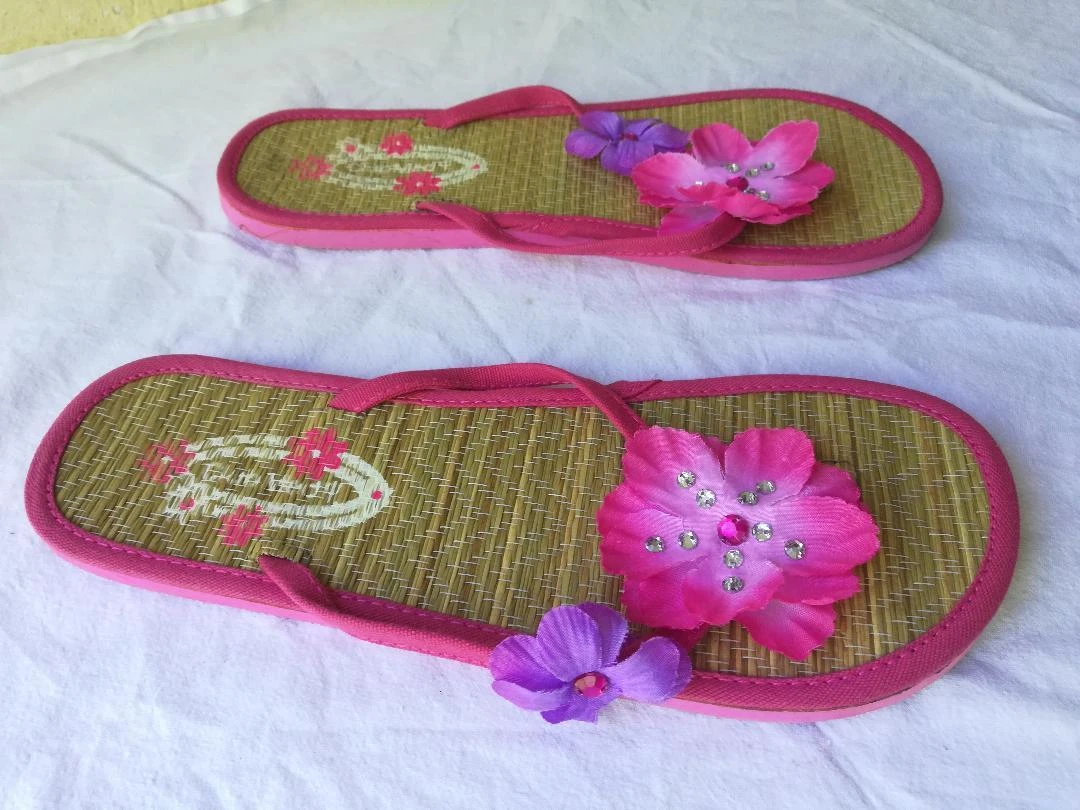 Lote de 2 pares de Chinelas com flores tamanho 40 Branca (nova) + Fúcsia – photo 7
